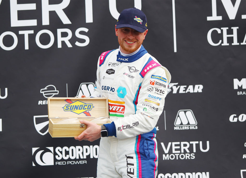 Bradley Gravett shows pace as new MINI CHALLENGE campaign kicks off