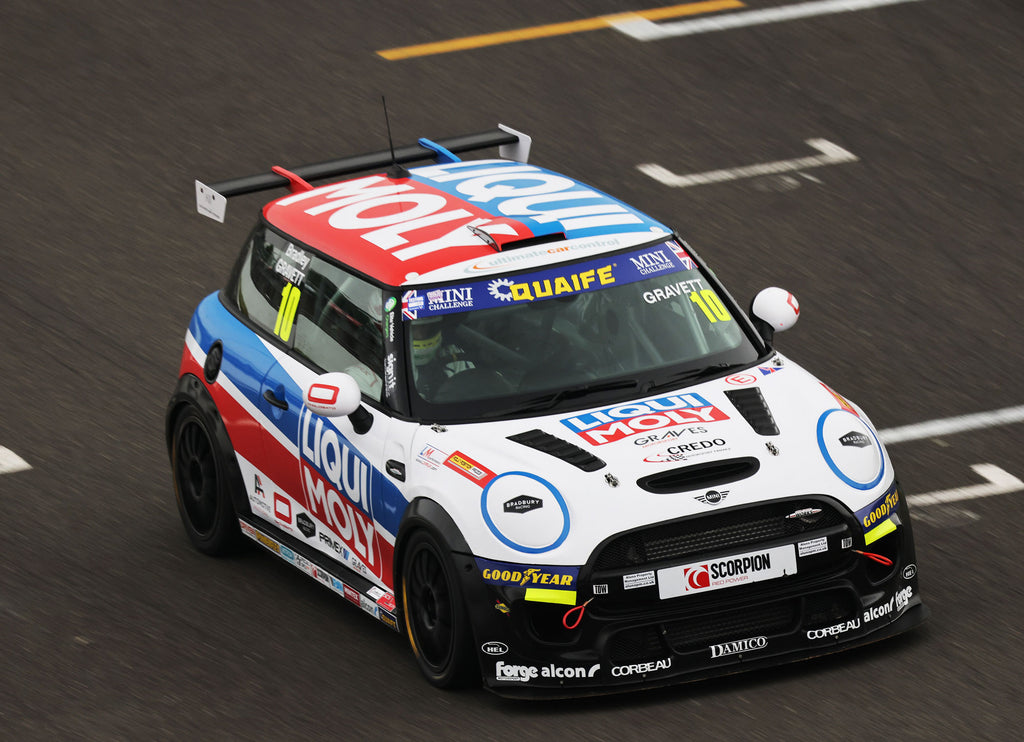 MINI Challenge JCW Post Brands Hatch Indy Race Report